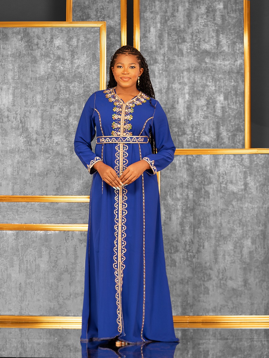 https://lms.elsa-technologies.com/storage/photos/1/Caftans et robes toutes occasions/Caftan une piКce BLEU ROI/IMG_20230814_050419_(900_x_1200_pixel).jpg